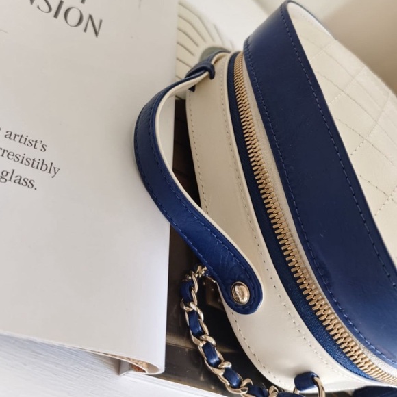 Chanel Vanity Case Navy White Quilted Crumpled Calfskin Bag - Picture 5 of 8